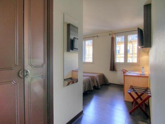 Logis Hotel Restaurant Le Drakkar Mende Habitación foto